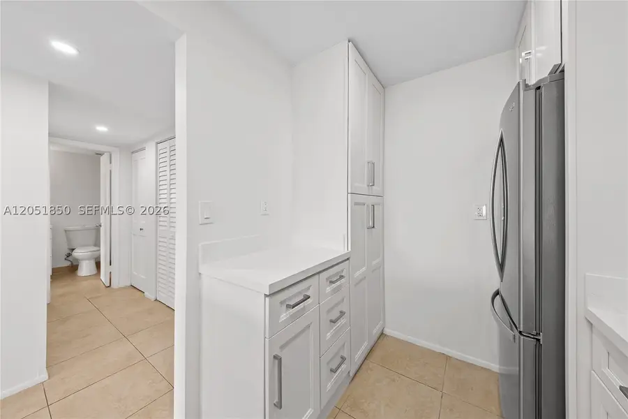 7900 Camino Cir #406, Miami, FL 33143 - #3