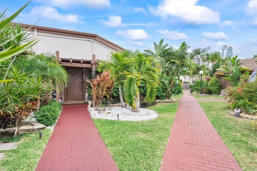 2707 S Parkview Dr, Hallandale Beach, FL 33009 - #2