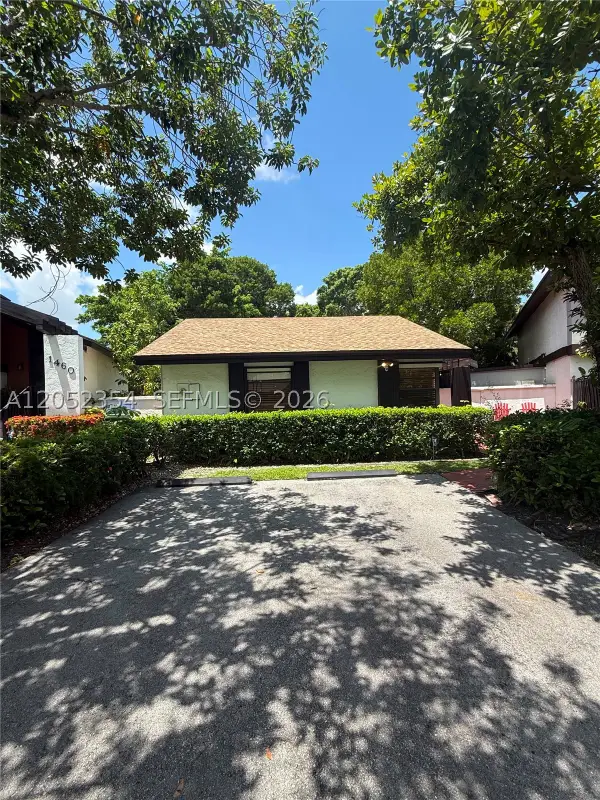 1470 Flamingo Ct, Pembroke Pines, FL 33026