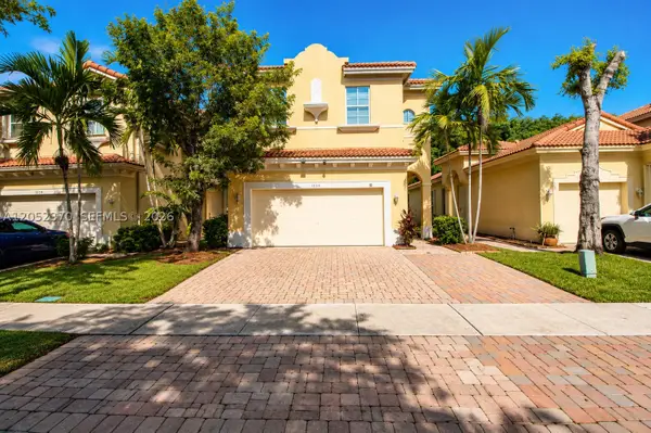 1030 NE 37th Ave, Homestead, FL 33033