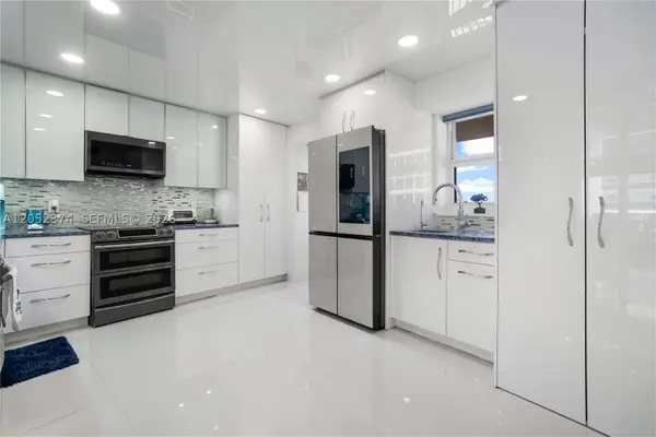 4100 Galt Ocean Dr #404, Fort Lauderdale, FL 33308