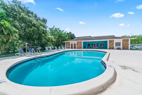 1400 Tallwood Ave #107, Hollywood, FL 33021