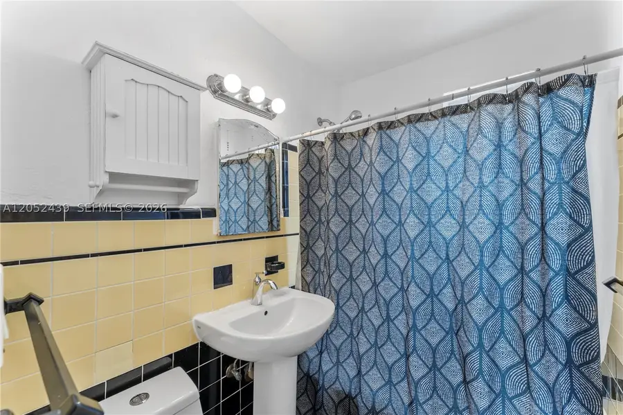 819 Meridian Ave #5, Miami Beach, FL 33139 - #3