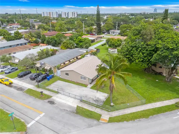 5829 Taylor St, Hollywood, FL 33021