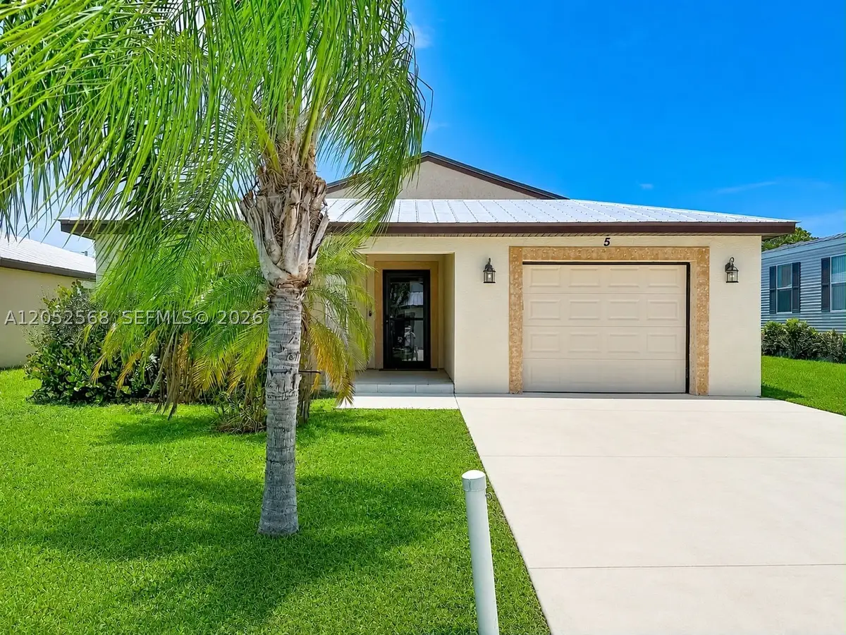 5 Flamenco Way, Port Saint Lucie, FL 34952 - #1