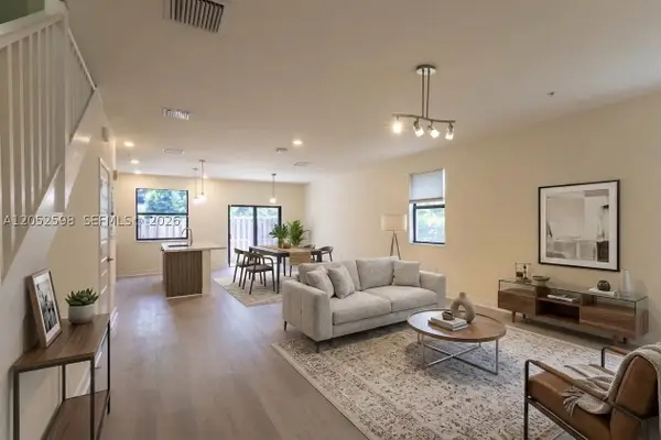 10407 NW 82nd St #12, Doral, FL 33178