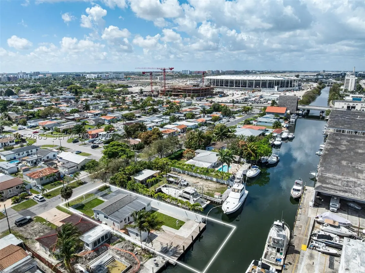3551 NW 20th St, Miami, FL 33142 - #1