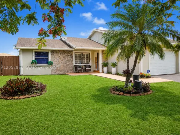 1305 N Fieldlark Ln, Homestead, FL 33035