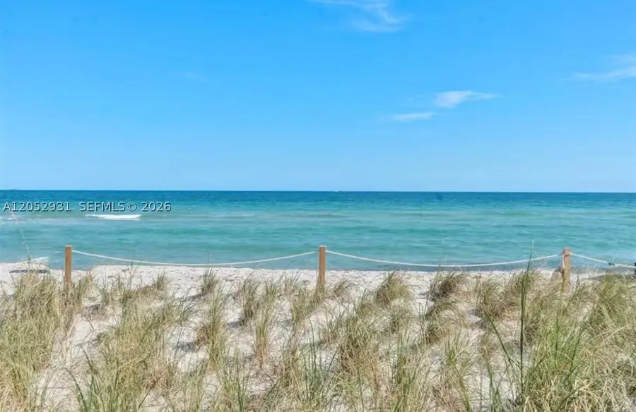 333 Palm St, Hollywood, FL 33019 - #2