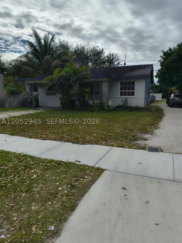 5718 Mckinley St, Hollywood, FL 33021