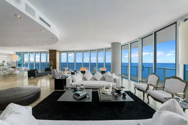 100 S Pointe Dr #2905, Miami Beach, FL 33139