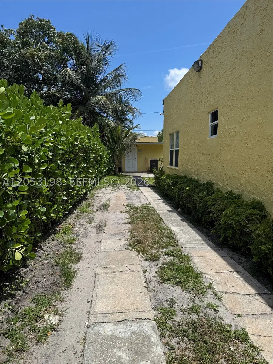 618 30th St, West Palm Beach, FL 33407 - #3