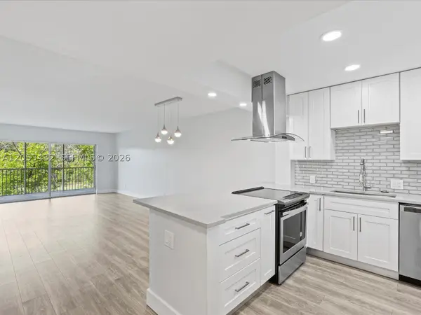 3150 N Palm Aire Dr #406, Pompano Beach, FL 33069