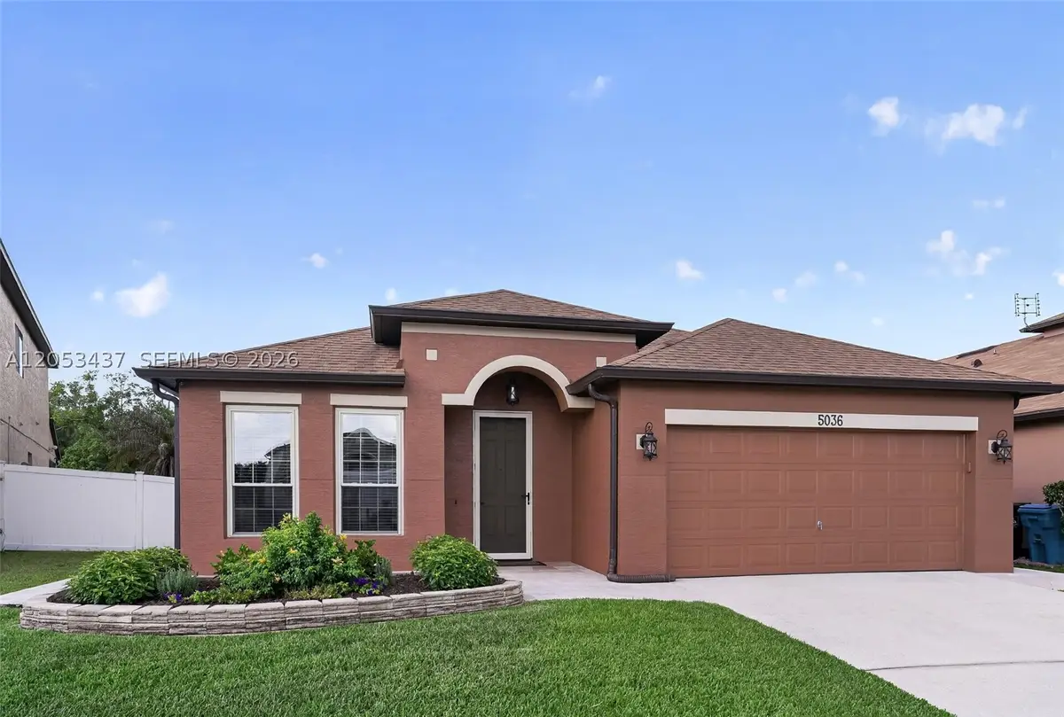 5036 Heartland St, Orlando, FL 32829 - #1