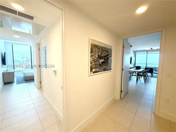 159 NE 6th St #3215, Miami, FL 33132