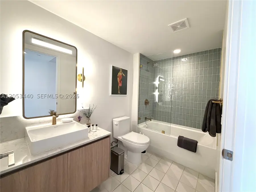 159 NE 6th St #3215, Miami, FL 33132 - #2