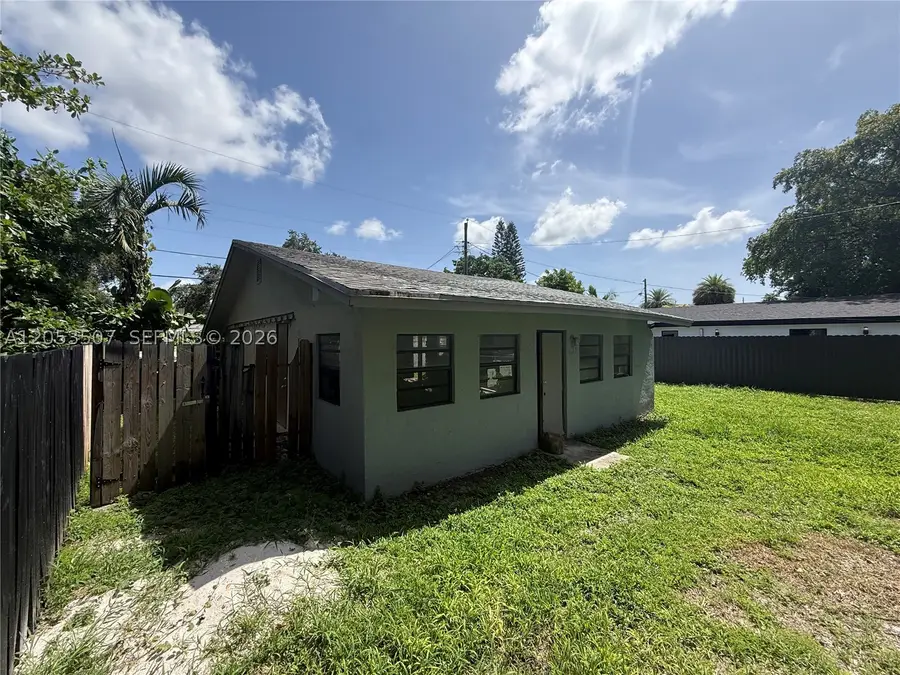 6123 Call St, Hollywood, FL 33024 - #2