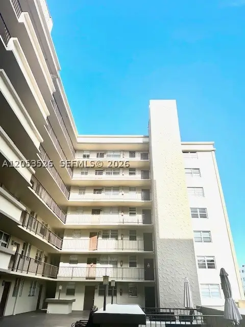 1811 Jefferson St #210, Hollywood, FL 33020