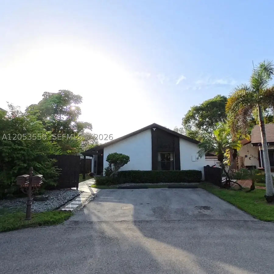 1490 Flamingo Ct, Pembroke Pines, FL 33026 - #2