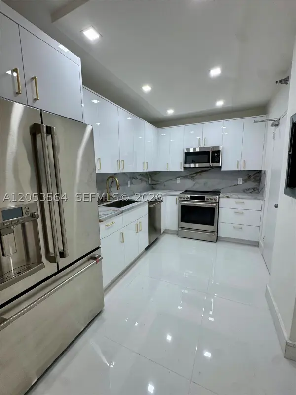 10185 Collins Ave #606, Bal Harbour, FL 33154