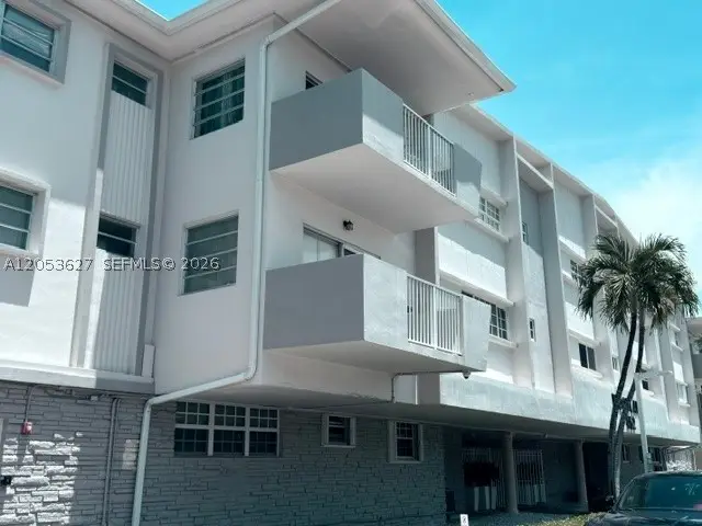 462 Golden Isles Dr #203, Hallandale Beach, FL 33009 - #1