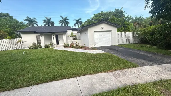 590 SW 166th Ter, Weston, FL 33326