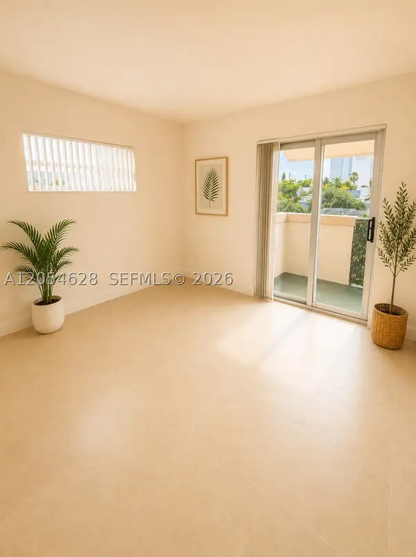 680 Miller Dr #W405, Miami Springs, FL 33166