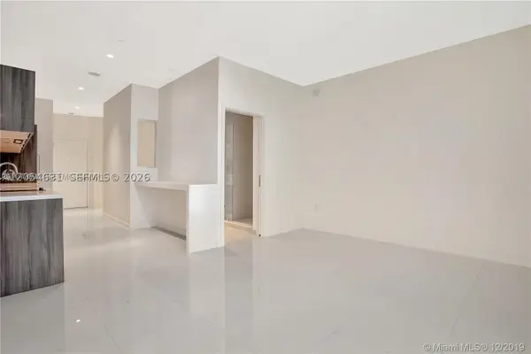 851 NE 1st Ave #504, Miami, FL 33132