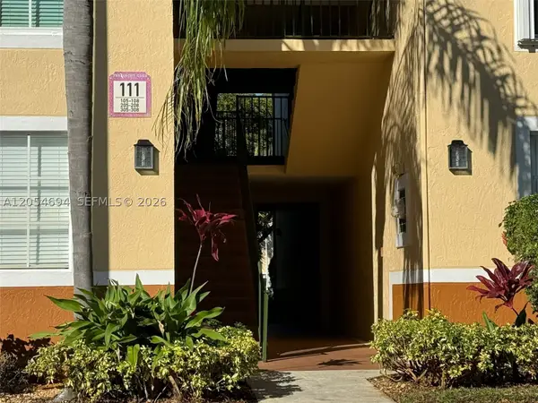 111 Yacht Club Way #107, Hypoluxo, FL 33462
