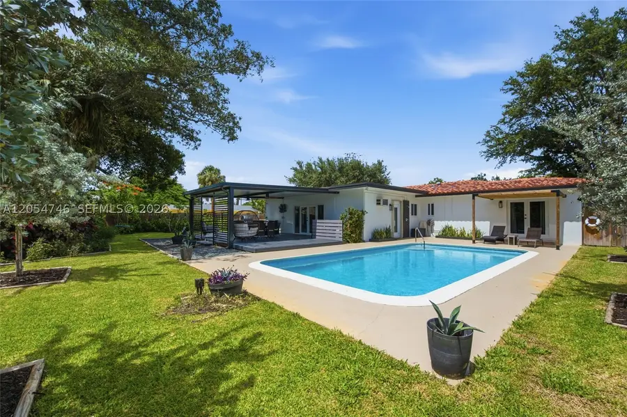 417 NE 11th Ave, Pompano Beach, FL 33060 - #2