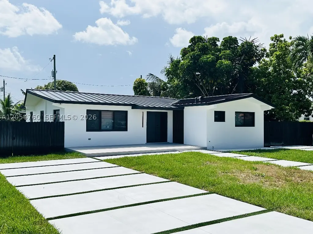 430 SW 100th Ave, Sweetwater, FL 33174 - #1
