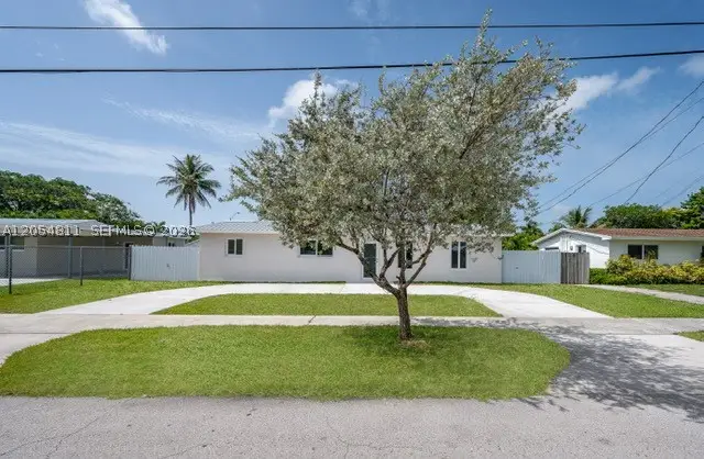 10040 SW 215th St, Cutler Bay, FL 33189 - #2