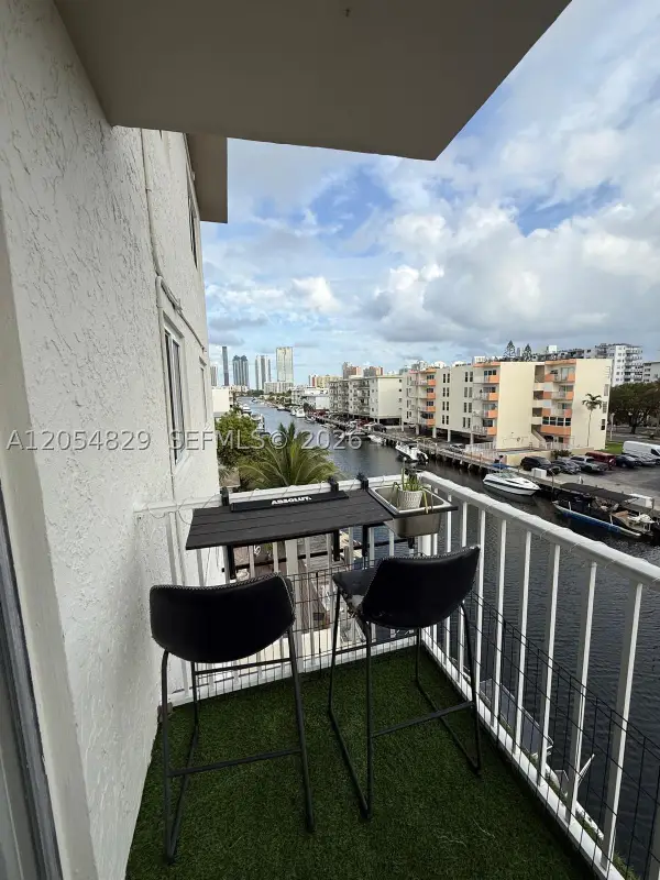 3536 NE 168th St #403, North Miami Beach, FL 33160