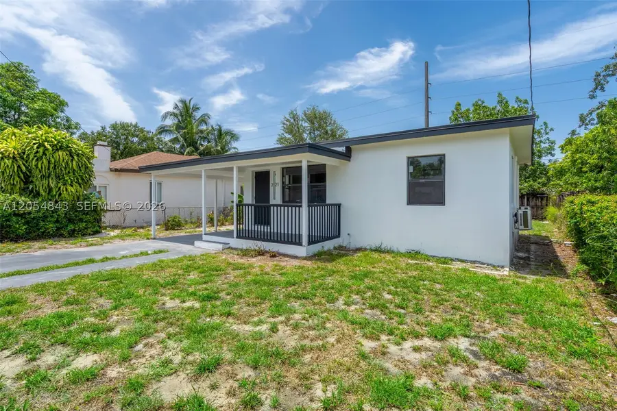 2121 NW 86th Ter, Miami, FL 33147 - #2
