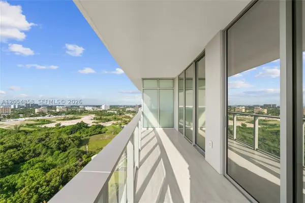 2411 Laguna Circle #1604, North Miami, FL 33181