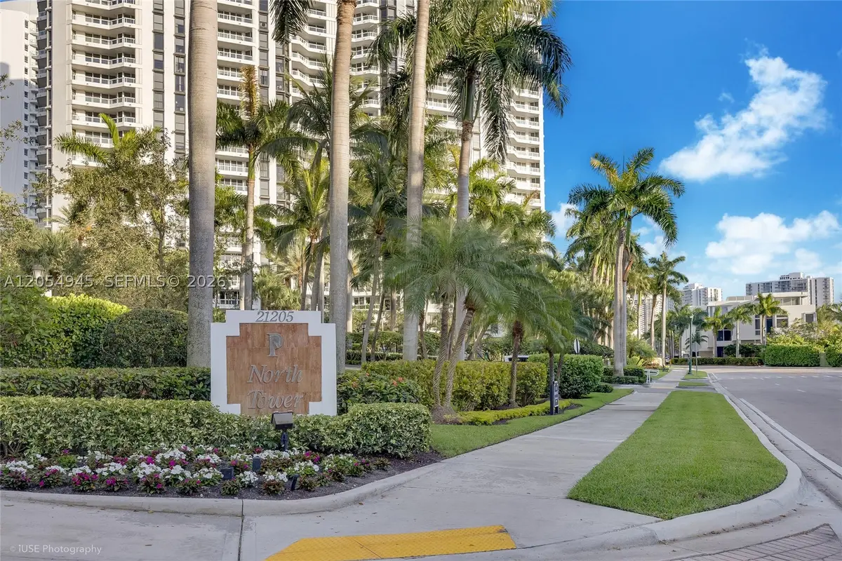 21205 Yacht Club Dr #701, Aventura, FL 33180 - #1