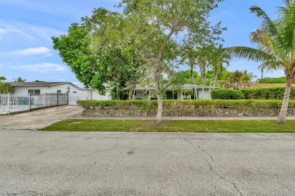 9921 SW 165th Ter, Miami, FL 33157