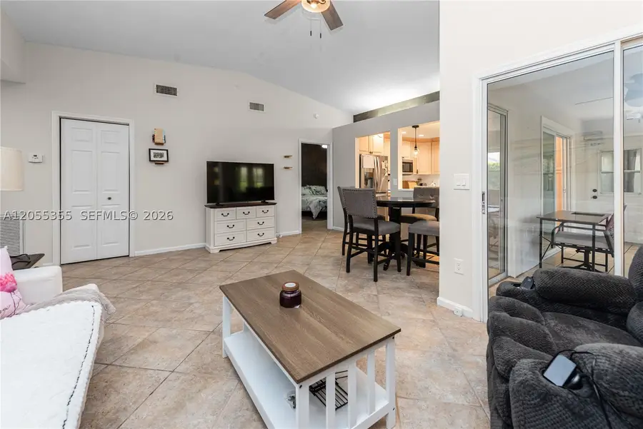 715 SE 22nd Ln, Homestead, FL 33033 - #3