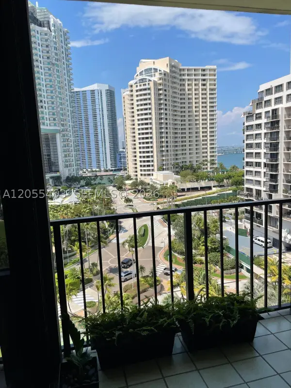 520 Brickell Key Dr #A1216, Miami, FL 33131