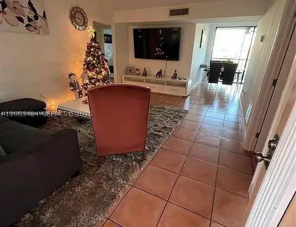 8600 SW 133rd Ave Rd #423, Miami, FL 33183