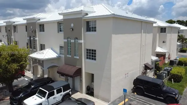 12015 SW 14 St #301-C, Miami, FL 33184