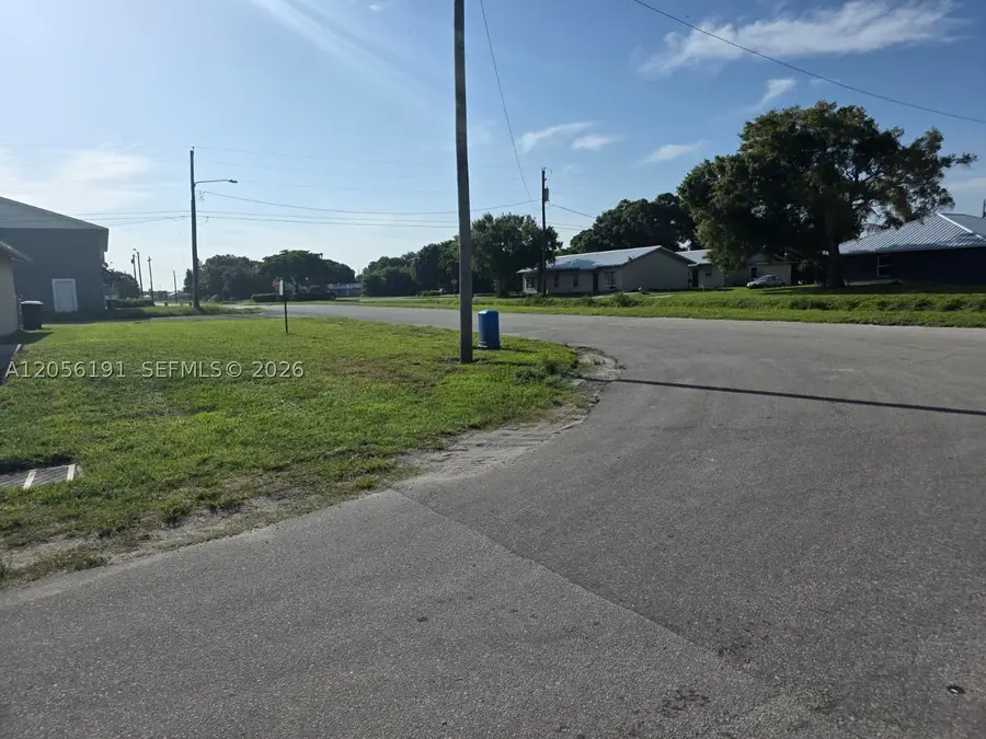 00 W Alveredez Ave, Clewiston, FL 33440 - #3