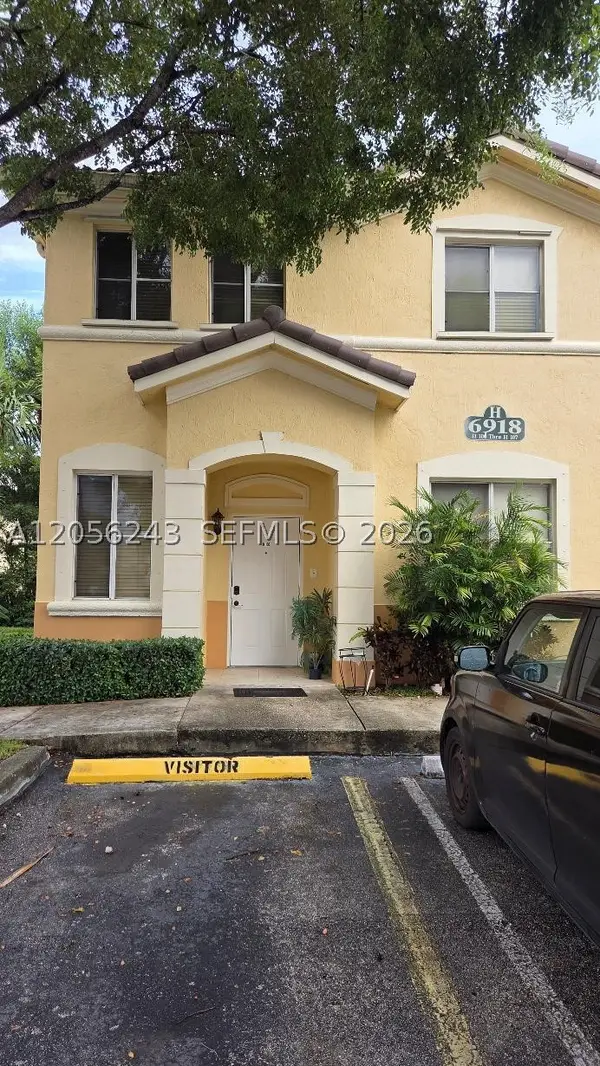6918 NW 177th St #H100, Hialeah, FL 33015