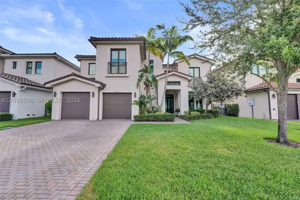5742 E Brookfield Cir E, Hollywood, FL 33312