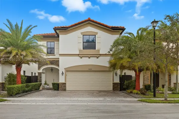8870 NW 99th Path, Doral, FL 33178