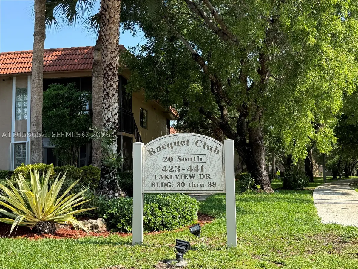 435 Lakeview Dr #201, Weston, FL 33326 - #1