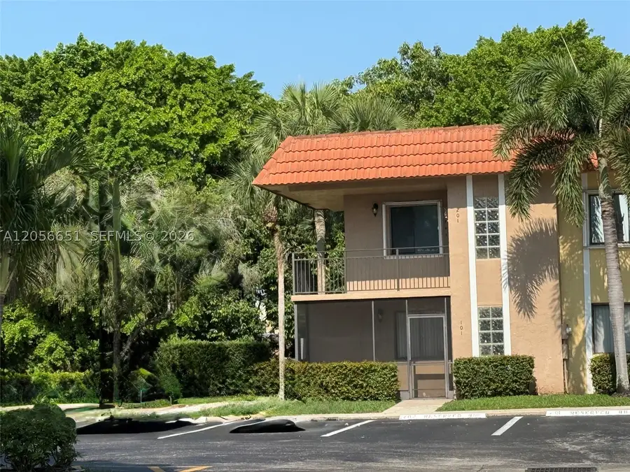 435 Lakeview Dr #201, Weston, FL 33326 - #2