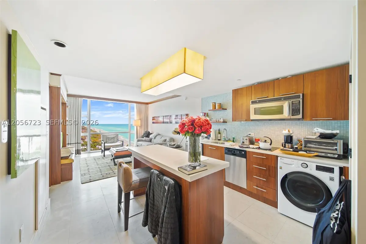 6801 Collins Ave #1015, Miami Beach, FL 33141 - #1