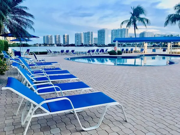 3530 Mystic Pointe Dr #1208, Aventura, FL 33180