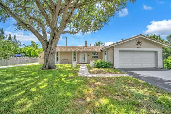 4770 SW 70th Ter, Davie, FL 33314